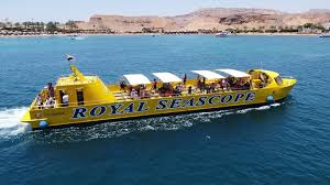 Glasbodenboot Hurghada zählt zu den besten bewerteten Familienausflüge in Hurghada | Erleben Sie mit dem Glasbodenboot die vielfältige Unterwasserwelt im Roten Meer.