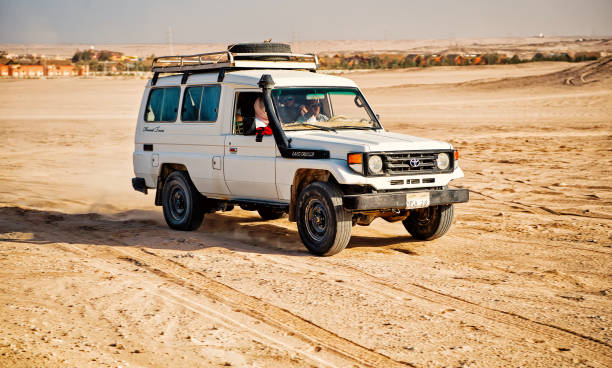 Wüstentour Hurghada mit Jeep 4x4 + Kamelritt. Privater Ausflug