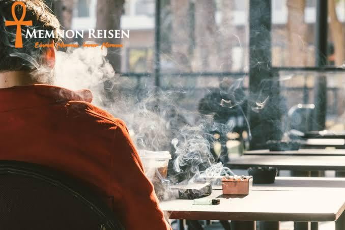 Rauchen in Ägypten – Wo ist Rauchen erlaubt? Gesetze & Etiquette Rauchen in Ägypten – Wo ist Rauchen erlaubt? Gesetze & Etiquette