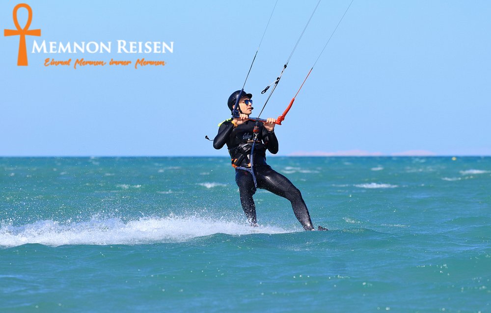 caption - 2026-08-19T162054.175 Kitesurfen Schnupperkurs ab El Gouna | Perfekter Einstieg am Roten Meer