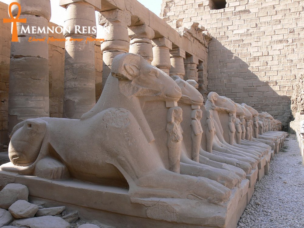 caption - 2026-06-24T130253.132 Luxor oder Kairo ab Hurghada : Welcher Ausflug lohnt sich?